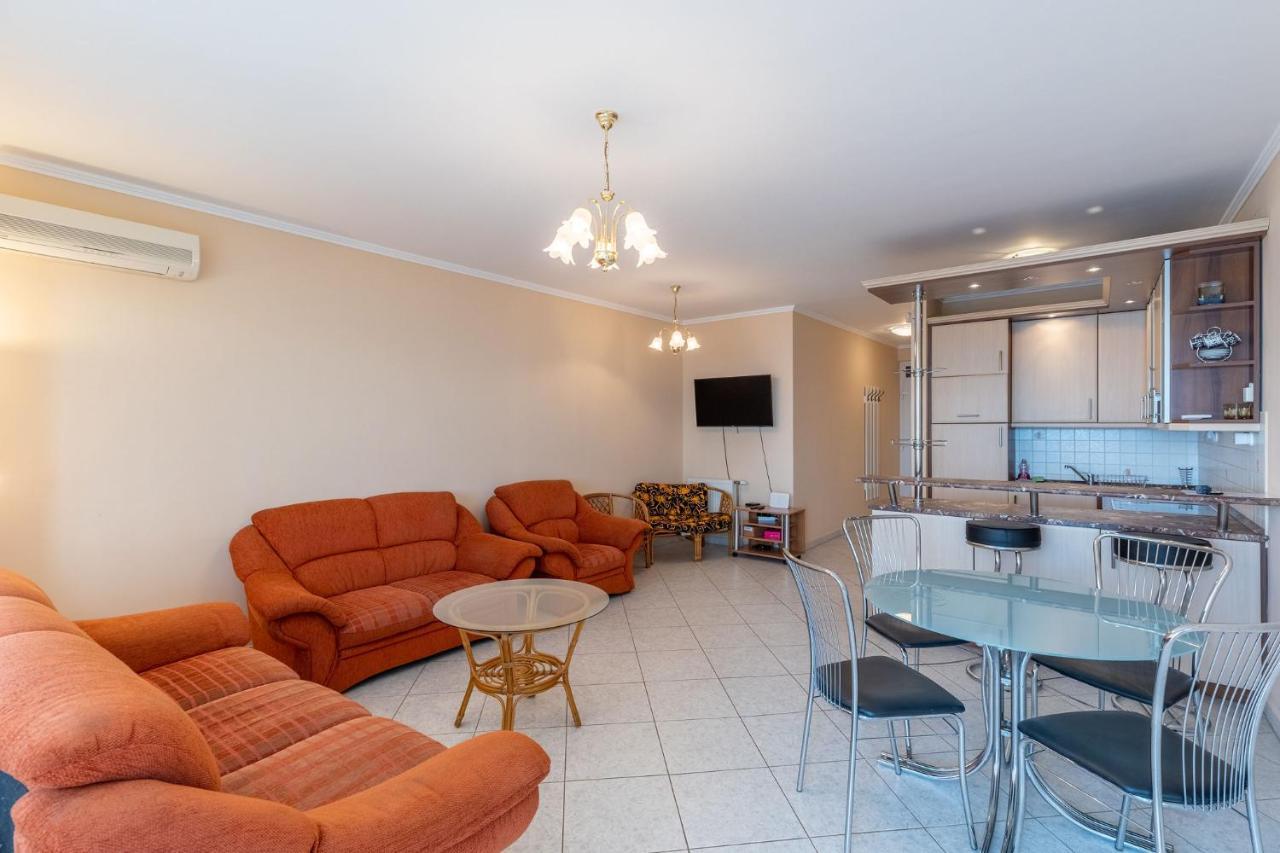 Kek Hullam Apartman By Bltn Lejlighed Siófok Eksteriør billede
