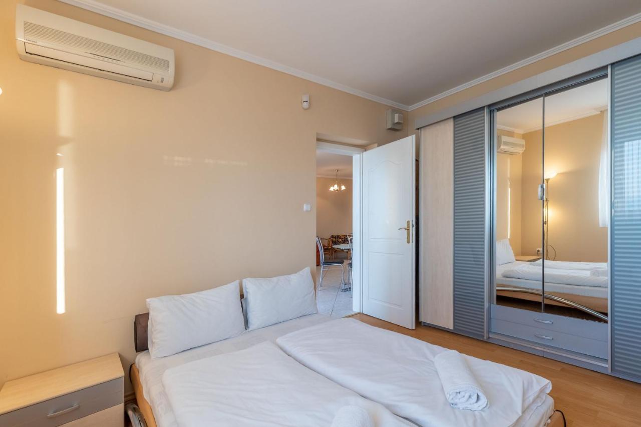 Kek Hullam Apartman By Bltn Lejlighed Siófok Eksteriør billede
