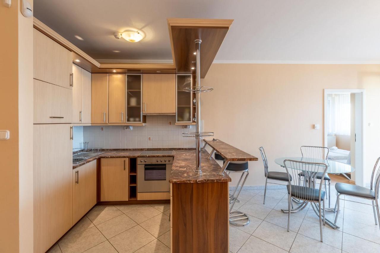 Kek Hullam Apartman By Bltn Lejlighed Siófok Eksteriør billede